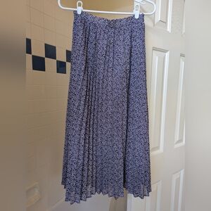 NWOT Pleated Purple Floral Print Skirt Size M